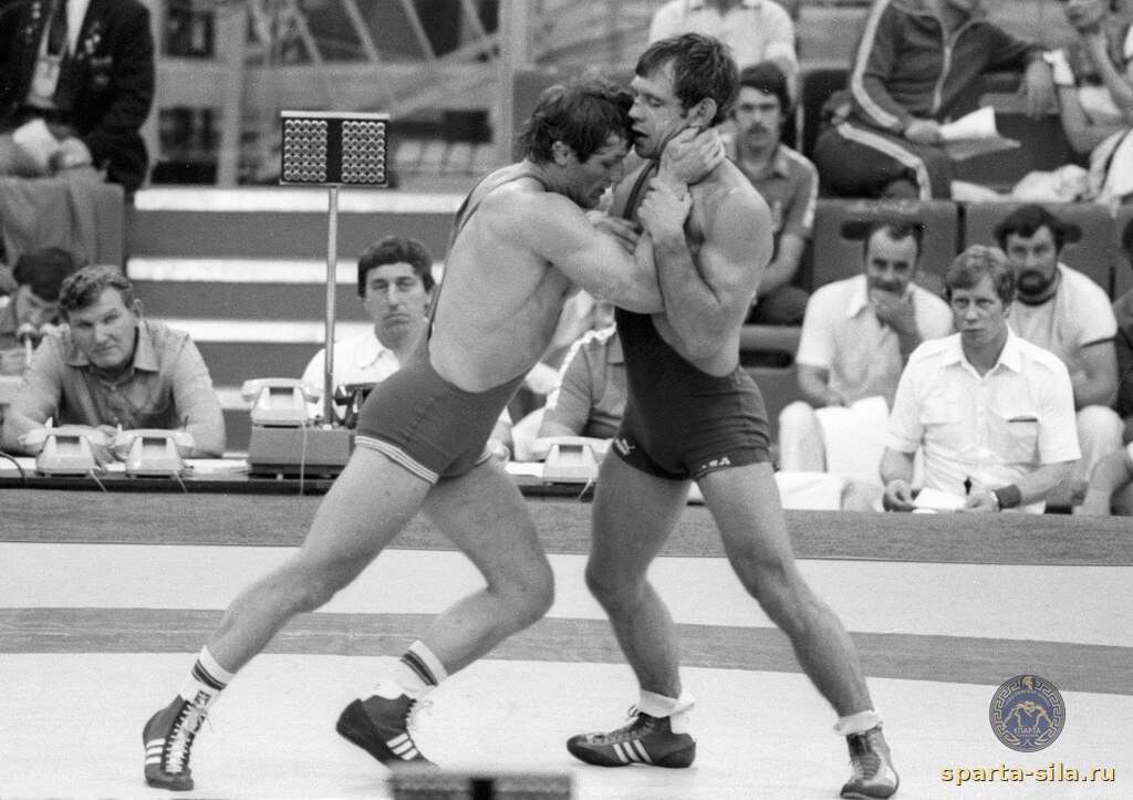 Анатолий Быков (справа) в финале Олимпиады 1980 против Ференца Кочиша