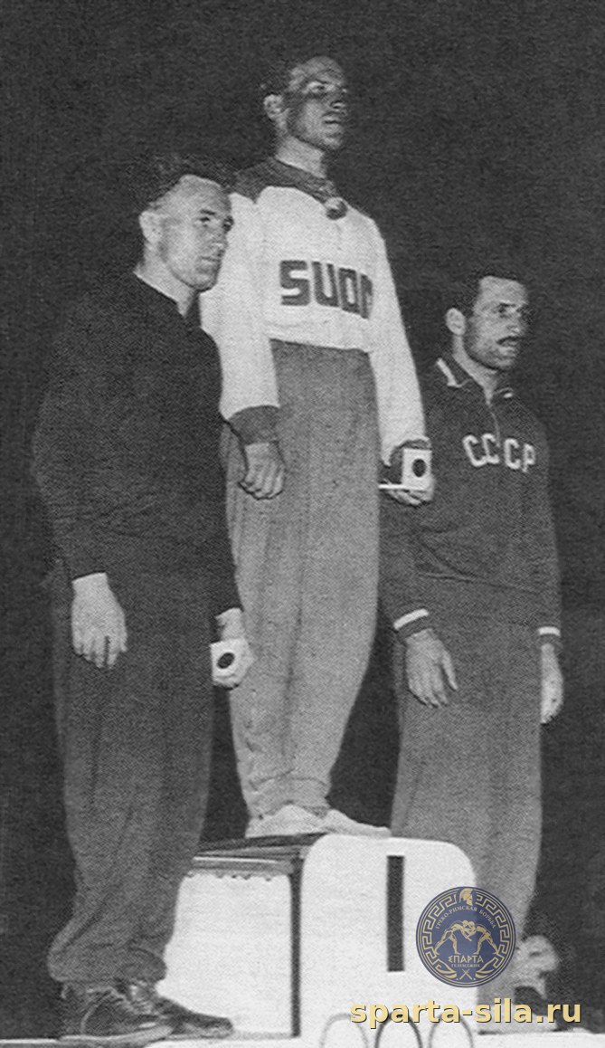 Олимпийский пьедестал греко-римской борьбы 1950–60-х годов с советским призёром